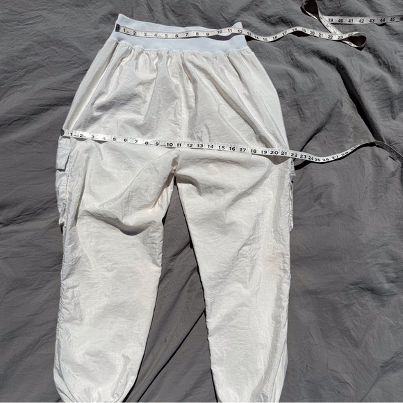 CINQ A SEPT Genevieve Satin Cargo Jogger Pants - Picture 11 of 15